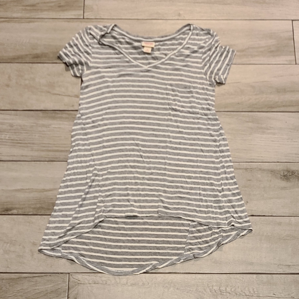🦔Mossimo striped high low tee ☀️